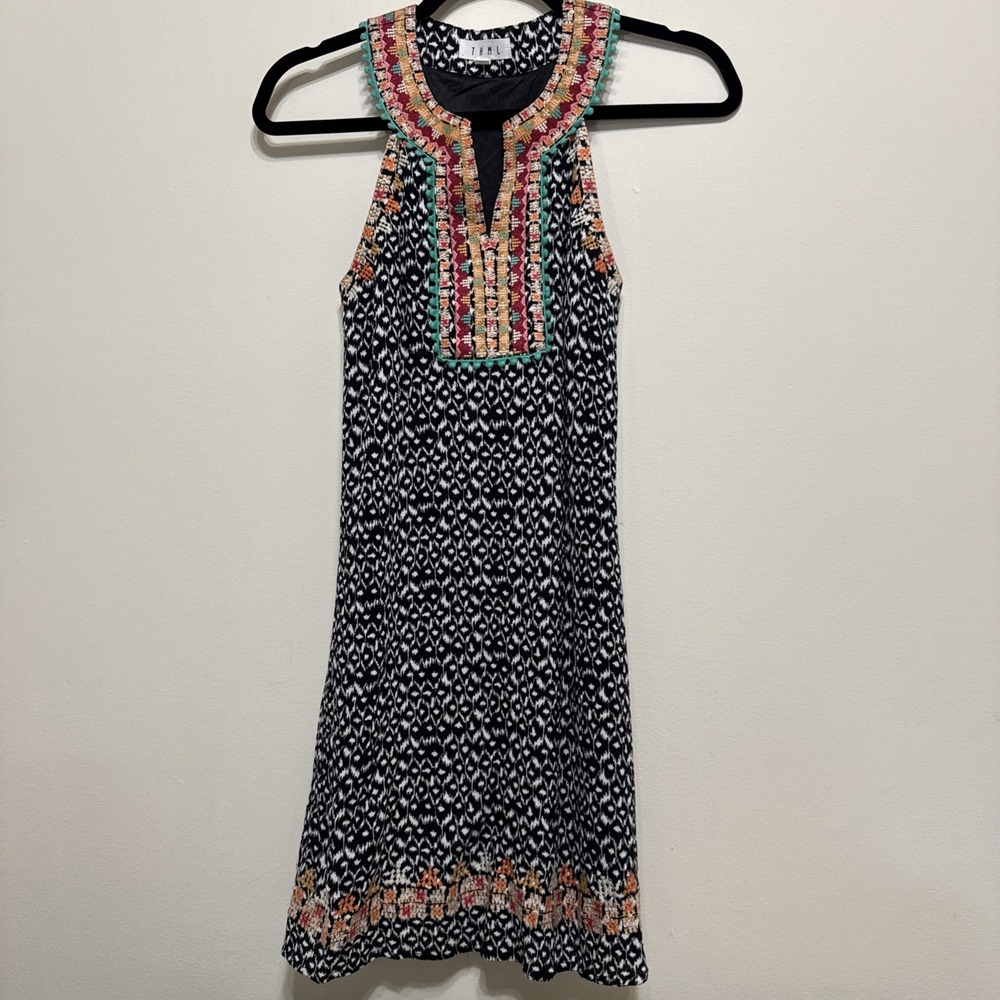 THML Womens Dress XS Sleeveless Black Embroidered Casual V Neck Knit EUC
